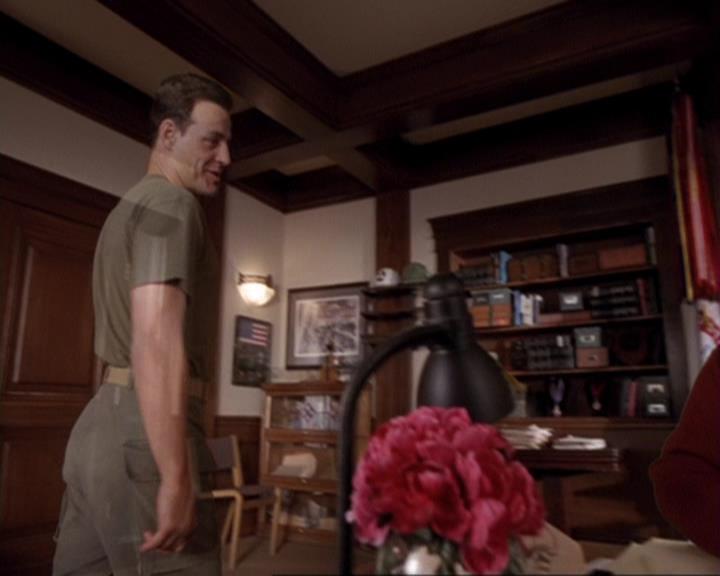 Charmed-Online-dot-417SavingPrivateLeo0131.jpg