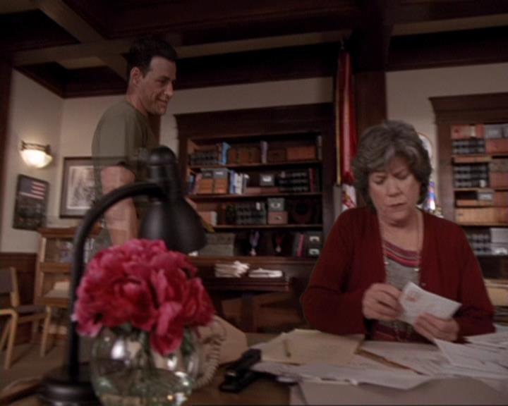 Charmed-Online-dot-417SavingPrivateLeo0132.jpg
