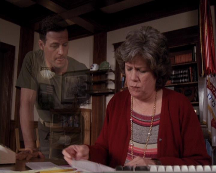 Charmed-Online-dot-417SavingPrivateLeo0145.jpg