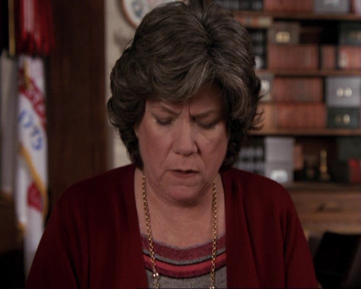 Charmed-Online-dot-417SavingPrivateLeo0162.jpg