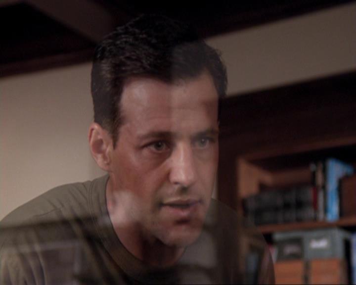 Charmed-Online-dot-417SavingPrivateLeo0180.jpg