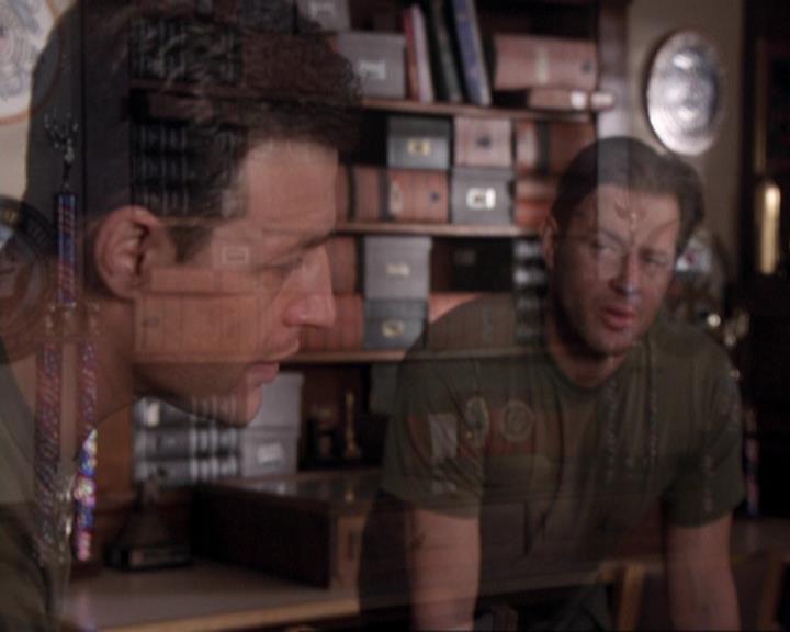 Charmed-Online-dot-417SavingPrivateLeo0181.jpg