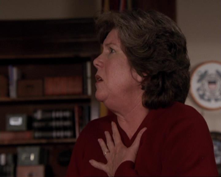 Charmed-Online-dot-417SavingPrivateLeo0192.jpg
