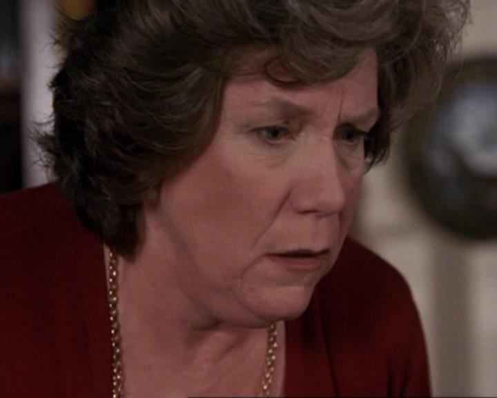 Charmed-Online-dot-417SavingPrivateLeo0213.jpg Charmed-Online-dot-417SavingPrivateLeo0213.jpg