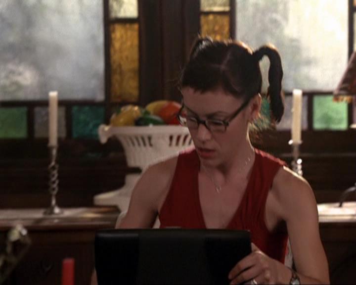 Charmed-Online-dot-417SavingPrivateLeo0357.jpg
