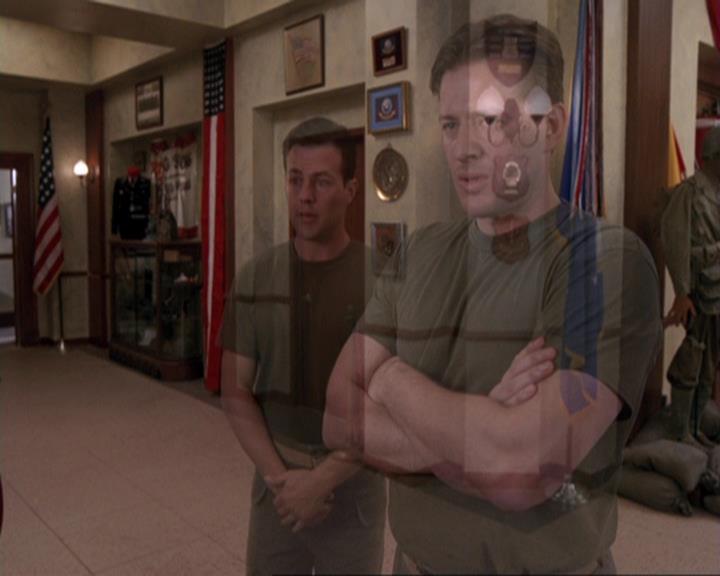 Charmed-Online-dot-417SavingPrivateLeo0425.jpg