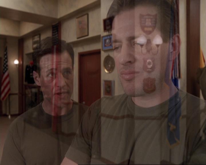 Charmed-Online-dot-417SavingPrivateLeo0436.jpg