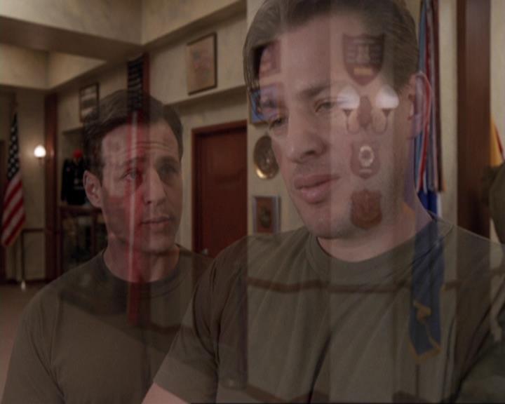Charmed-Online-dot-417SavingPrivateLeo0441.jpg