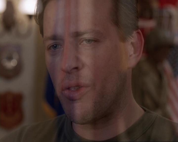 Charmed-Online-dot-417SavingPrivateLeo0450.jpg