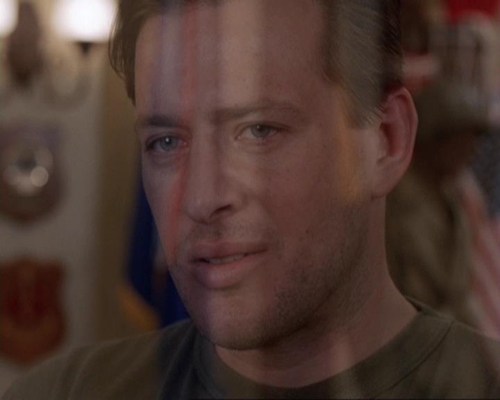 Charmed-Online-dot-417SavingPrivateLeo0455.jpg