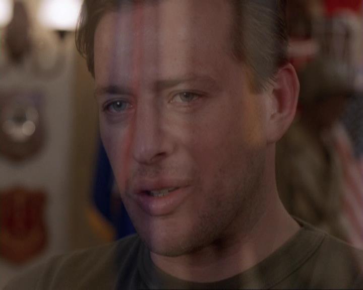 Charmed-Online-dot-417SavingPrivateLeo0457.jpg