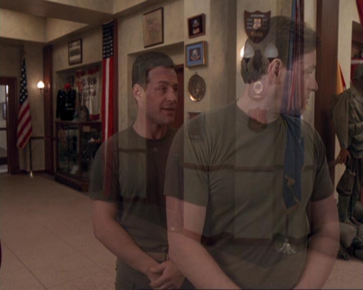 Charmed-Online-dot-417SavingPrivateLeo0467.jpg