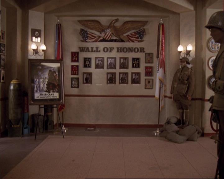 Charmed-Online-dot-417SavingPrivateLeo0470.jpg
