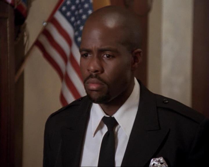 Charmed-Online-dot-417SavingPrivateLeo0471.jpg