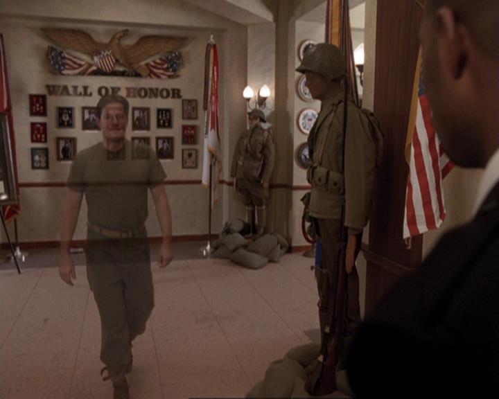 Charmed-Online-dot-417SavingPrivateLeo0476.jpg