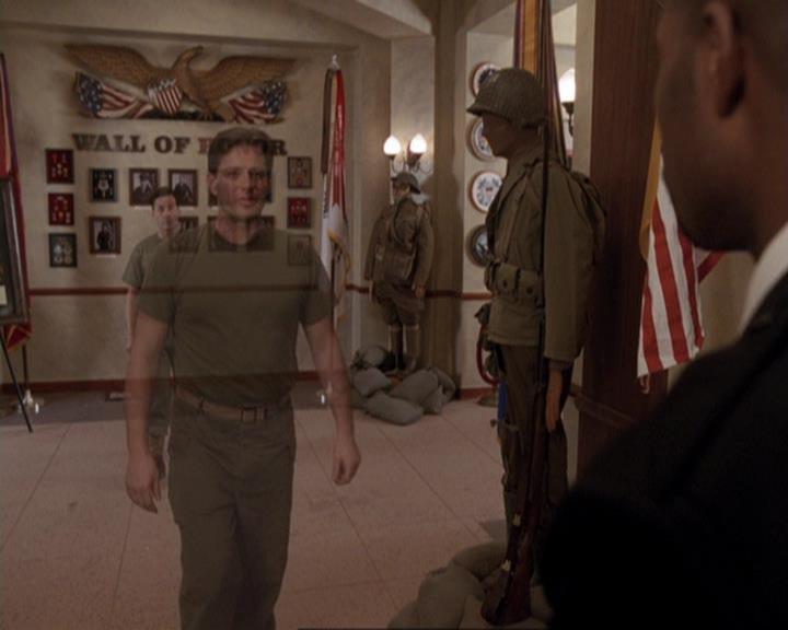 Charmed-Online-dot-417SavingPrivateLeo0477.jpg