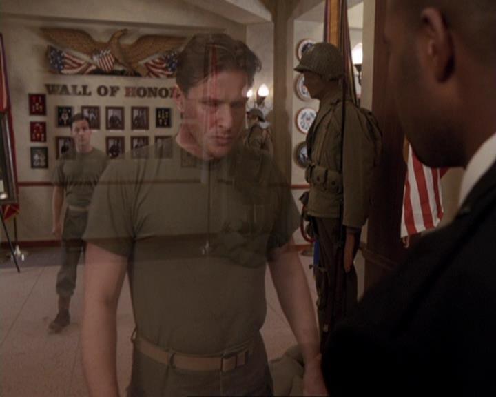 Charmed-Online-dot-417SavingPrivateLeo0479.jpg