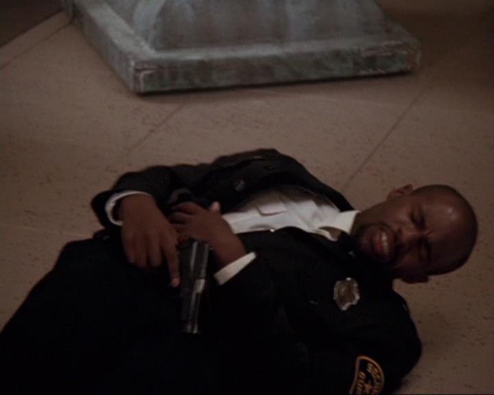 Charmed-Online-dot-417SavingPrivateLeo0491.jpg