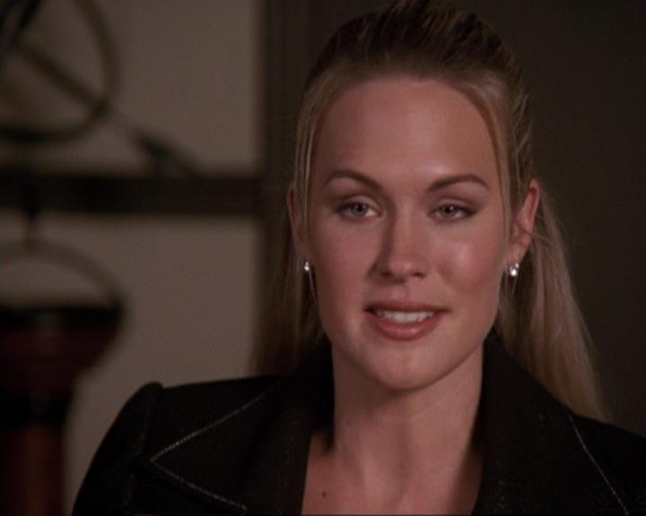 Charmed-Online-dot-417SavingPrivateLeo0546.jpg