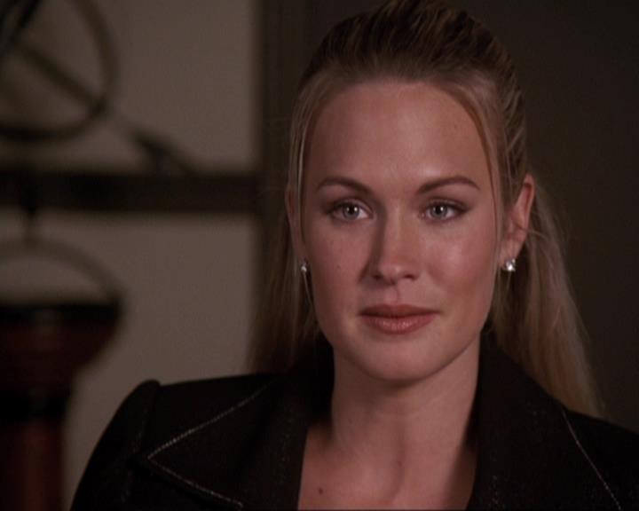Charmed-Online-dot-417SavingPrivateLeo0547.jpg