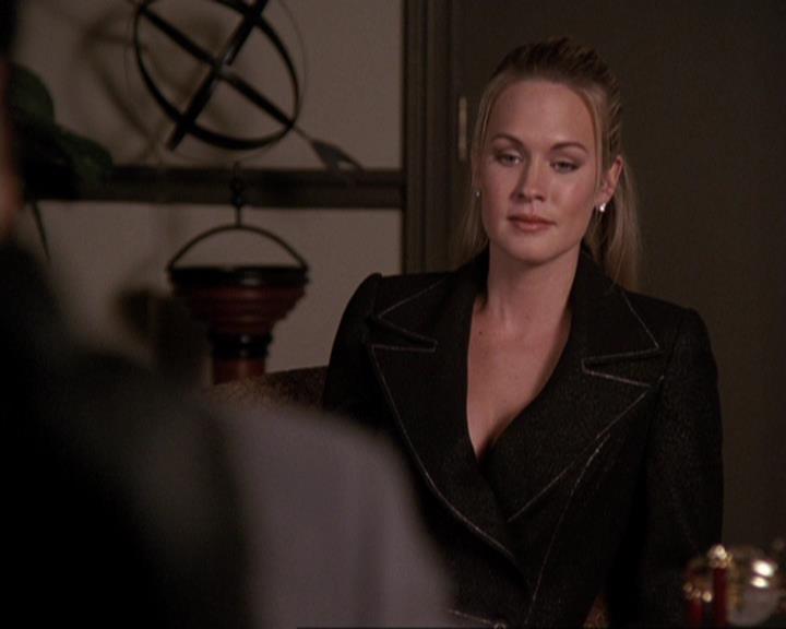 Charmed-Online-dot-417SavingPrivateLeo0575.jpg