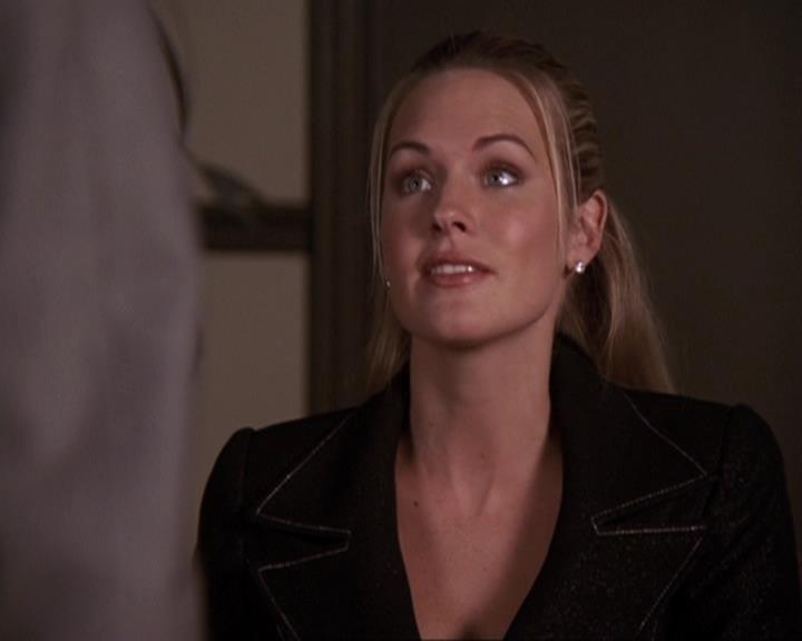 Charmed-Online-dot-417SavingPrivateLeo0589.jpg