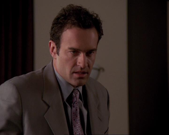 Charmed-Online-dot-417SavingPrivateLeo0591.jpg