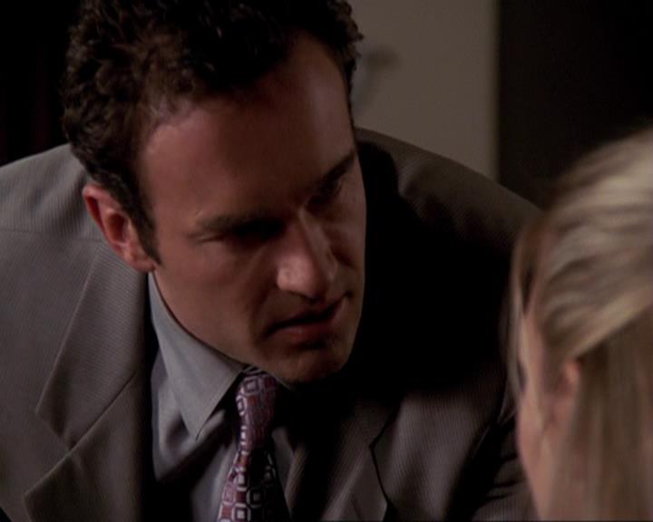 Charmed-Online-dot-417SavingPrivateLeo0594.jpg