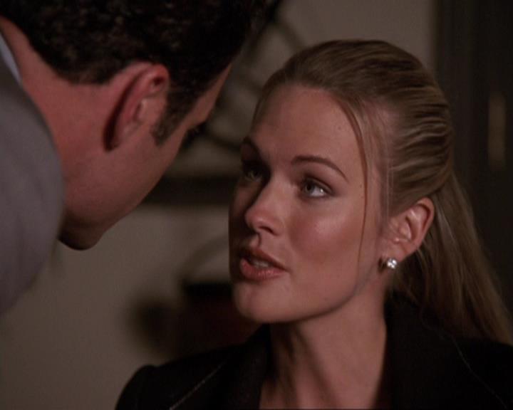Charmed-Online-dot-417SavingPrivateLeo0600.jpg