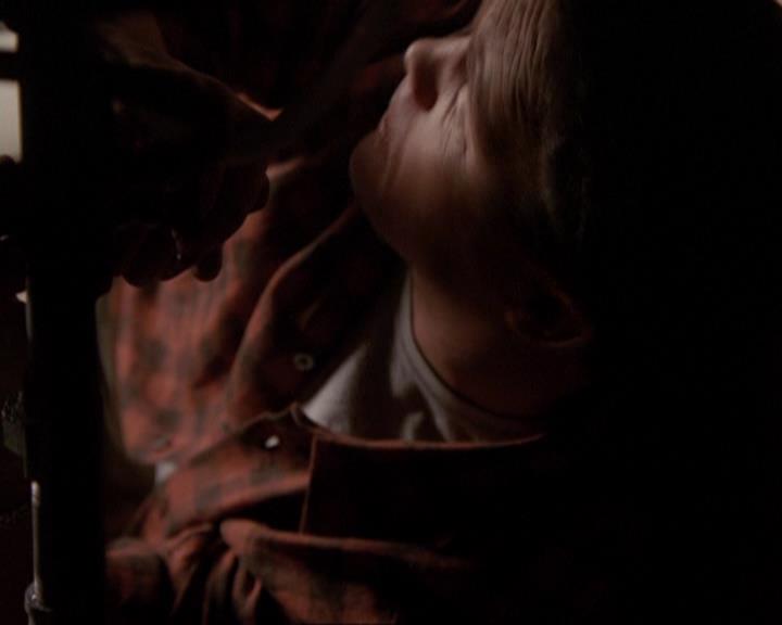 Charmed-Online-dot-417SavingPrivateLeo0631.jpg