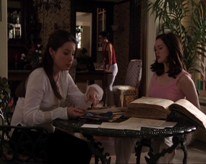 Charmed-Online-dot-417SavingPrivateLeo0712.jpg