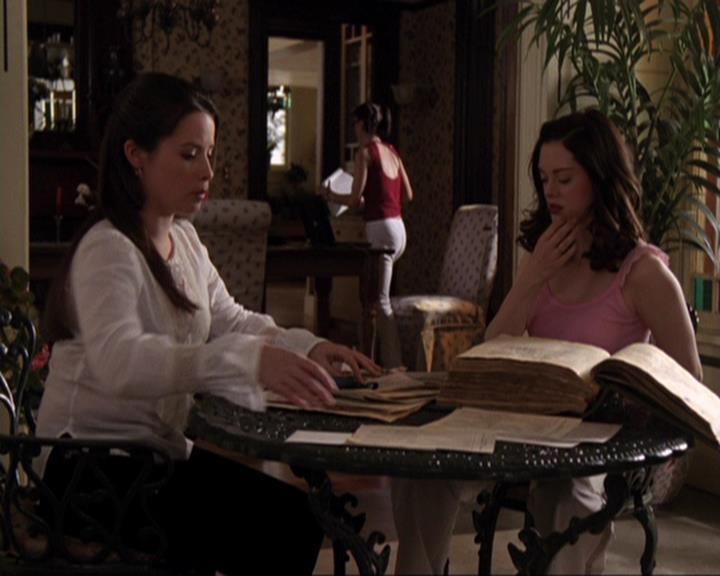 Charmed-Online-dot-417SavingPrivateLeo0713.jpg Charmed-Online-dot-417SavingPrivateLeo0713.jpg