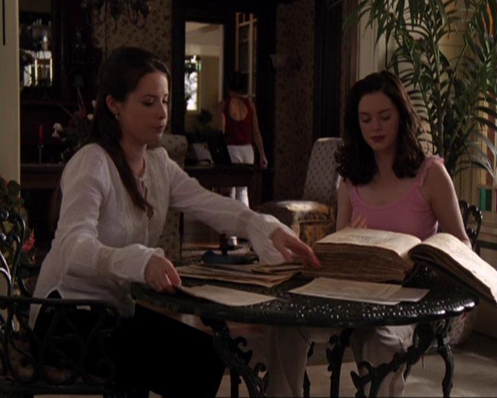 Charmed-Online-dot-417SavingPrivateLeo0714.jpg