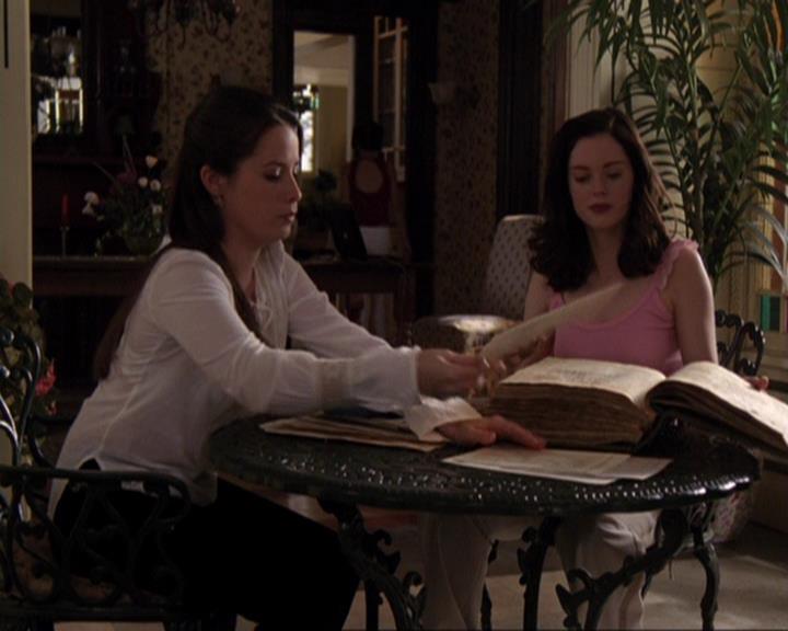 Charmed-Online-dot-417SavingPrivateLeo0715.jpg
