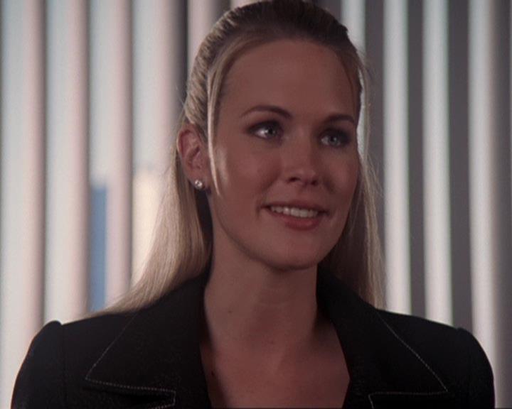 Charmed-Online-dot-417SavingPrivateLeo0738.jpg