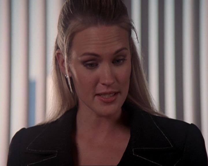 Charmed-Online-dot-417SavingPrivateLeo0745.jpg