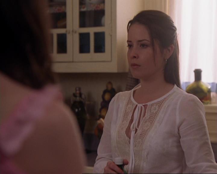 Charmed-Online-dot-417SavingPrivateLeo0828.jpg