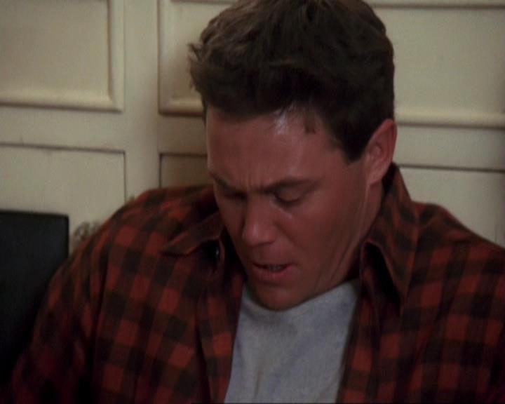 Charmed-Online-dot-417SavingPrivateLeo0872.jpg