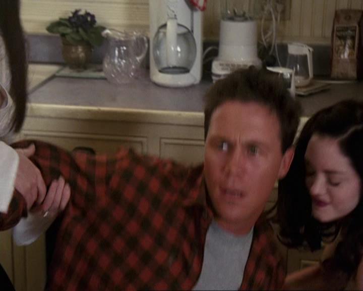 Charmed-Online-dot-417SavingPrivateLeo0881.jpg