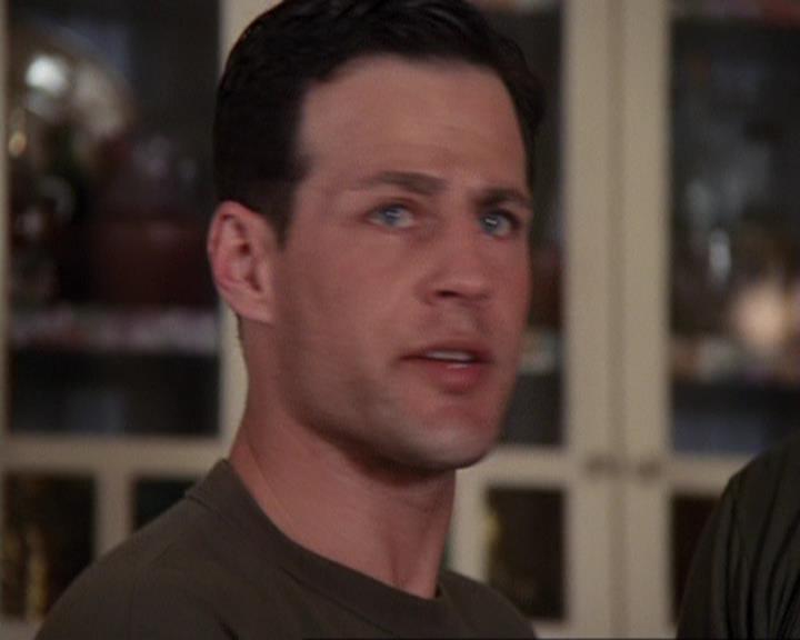 Charmed-Online-dot-417SavingPrivateLeo0883.jpg