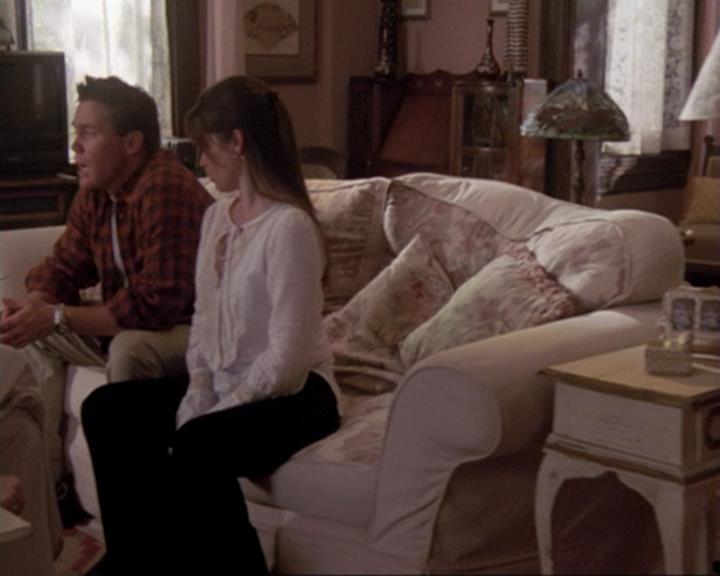 Charmed-Online-dot-417SavingPrivateLeo0895.jpg
