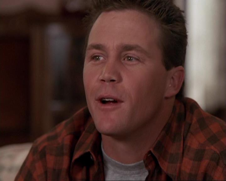Charmed-Online-dot-417SavingPrivateLeo0923.jpg