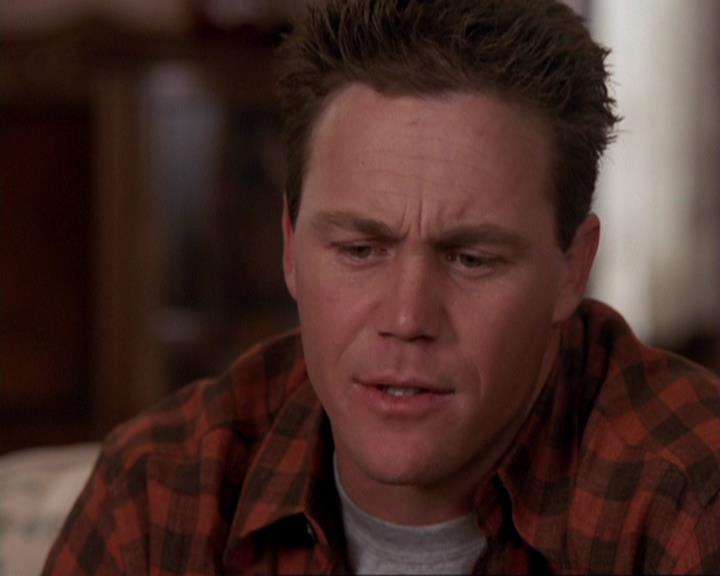 Charmed-Online-dot-417SavingPrivateLeo0932.jpg