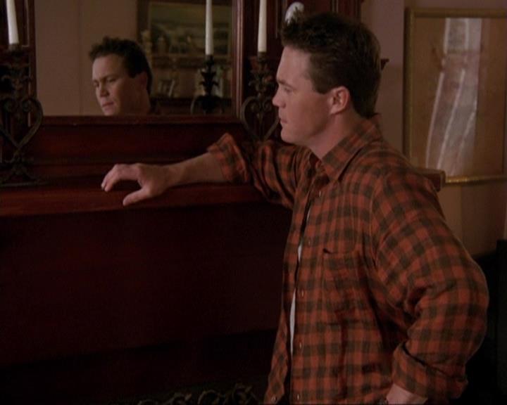 Charmed-Online-dot-417SavingPrivateLeo0957.jpg
