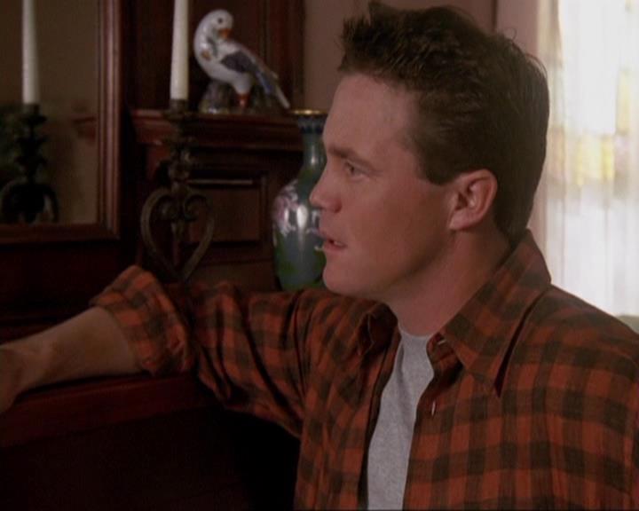 Charmed-Online-dot-417SavingPrivateLeo0962.jpg
