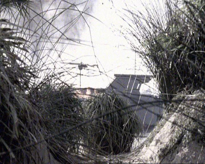 Charmed-Online-dot-417SavingPrivateLeo0973.jpg