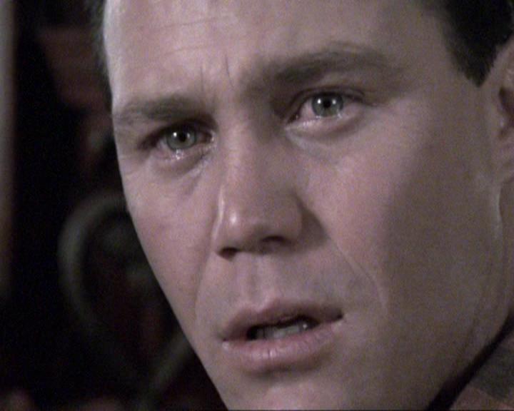 Charmed-Online-dot-417SavingPrivateLeo1048.jpg