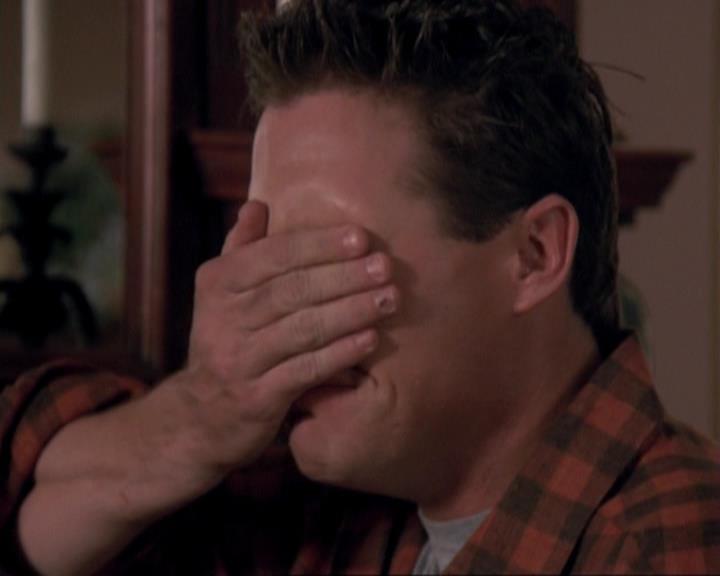 Charmed-Online-dot-417SavingPrivateLeo1054.jpg