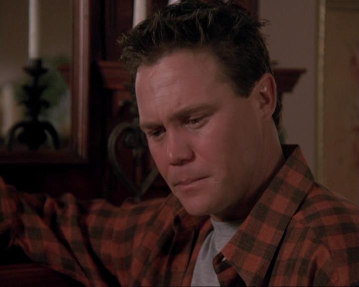 Charmed-Online-dot-417SavingPrivateLeo1061.jpg