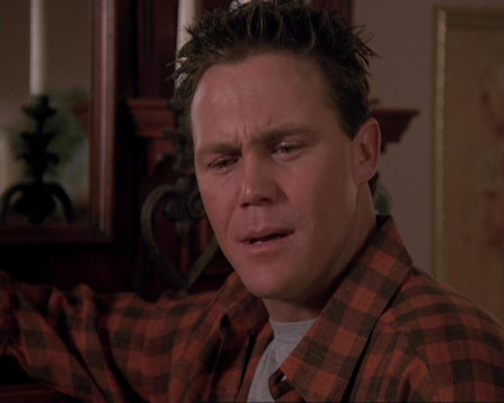 Charmed-Online-dot-417SavingPrivateLeo1065.jpg